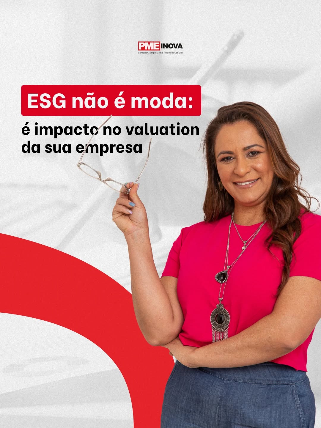 Práticas ESG (Ambiental, Social e Governança) deixaram de ser opcionais para se tornarem critérios decisivos em bancos, grandes contratos e rodadas de investimento.Empresas que não comprovam sua sustentabilidade e ética perdem competitividade e valor de mercado.Sem indicadores e organização contábil, o ESG é apenas discurso. Para que ele influencie o valuation, precisa de estrutura: o pilar Ambiental foca na eficiência de recursos; o Social no cuidado com pessoas e comunidade; e a Governança na transparência e ética administrativa.A PME apoia sua empresa na estruturação de dados e na organização contábil, transformando boas intenções em ativos financeiros que fortalecem a credibilidade e o valor real do seu negócio.#PMEInova #contabilidade #esg