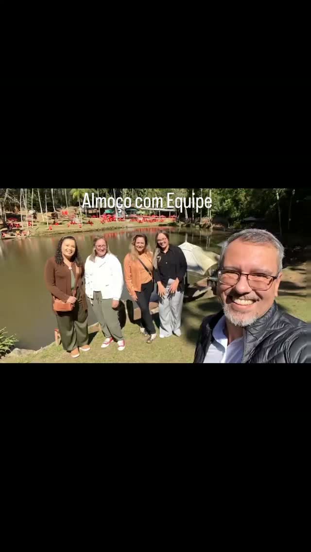 Mais um mês que se encerra por aqui com todas as obrigações entregues.Almoço pra alinhar e conversar sobre trabalho e a vida ☺️Sextamos felizes#contabilidade
#assessoriacontabil
#consultoriaempresarial@alves.verusca
@marcelaqueiiiroz