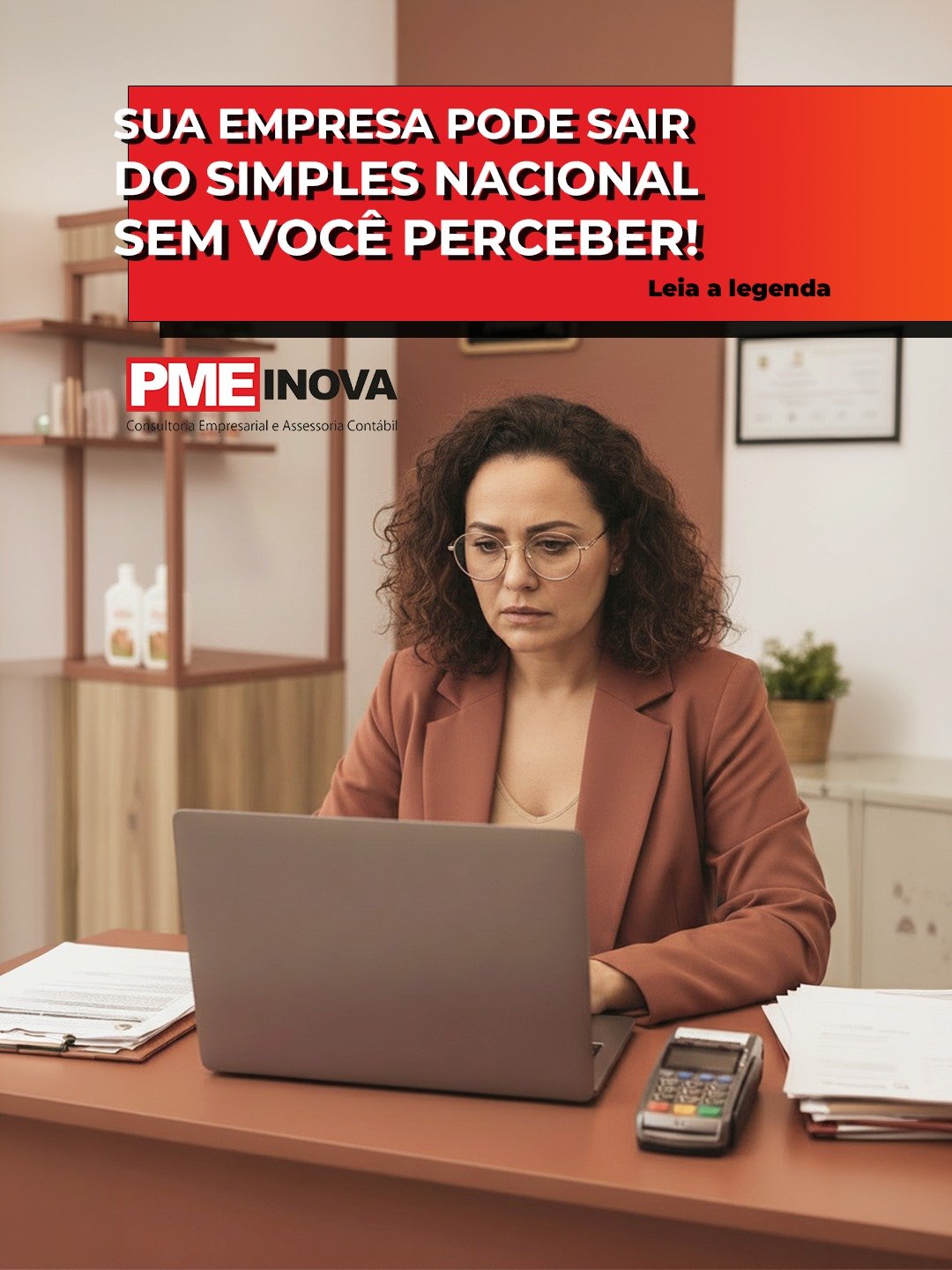 Nem todo desenquadramento acontece por escolha do empresário.Muitas empresas acabam deixando o Simples Nacional por situações que poderiam ser identificadas e acompanhadas com antecedência, como:
✅ ultrapassar o limite de faturamento permitido pelo regime;
✅ exercer atividades que não são autorizadas no Simples Nacional;
✅ deixar de cumprir obrigações fiscais e legais;
✅ não atender às regras e exigências previstas para permanecer no regime.O grande risco é que algumas empresas só percebem o desenquadramento quando os efeitos já começam a aparecer: aumento da carga tributária, novas responsabilidades fiscais e mudanças na rotina contábil.Por isso, o acompanhamento constante da situação da empresa é fundamental. Com planejamento e orientação contábil, é possível identificar riscos, corrigir pendências e tomar decisões mais seguras para o futuro do negócio.Na PME Contabilidade, ajudamos sua empresa a manter a regularidade e evitar impactos inesperados.#pmecontabilidade #simplesnacional #gestaotributaria #contabilidadeempresarial #planejamentotributario